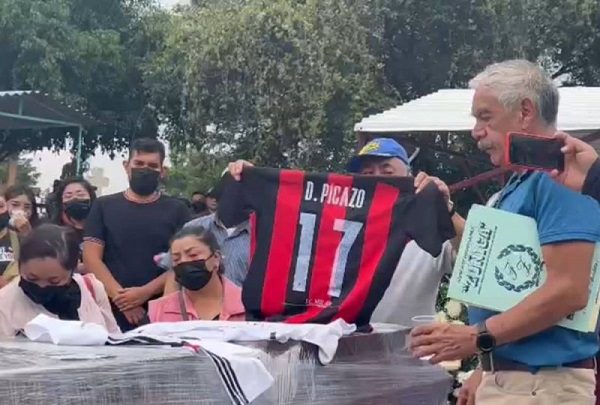 Sepultan a joven que fue linchado por error en Huauchinango, Puebla