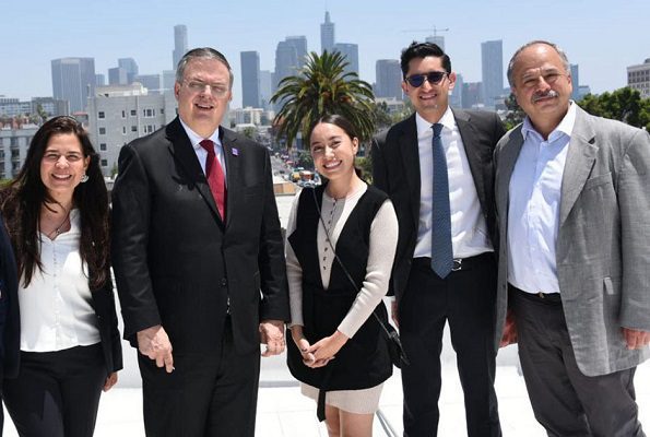 Ebrard se reunió con Katya Echazarreta, la primera mexicana en ir al espacio