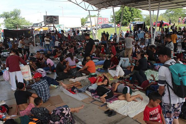 Se divide la enorme caravana migrante que se dirige a Estados Unidos