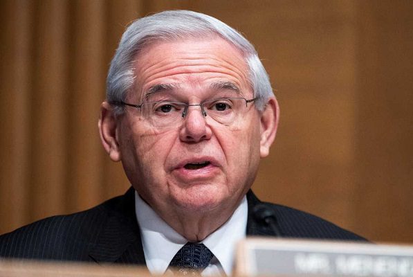 AMLO trató de chantajear a Biden por Cumbre de las Américas, asegura el senador Bob Menéndez