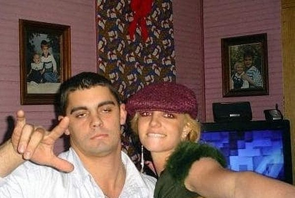 Detienen al exmarido de Britney Spears tras intentar interrumpir su boda