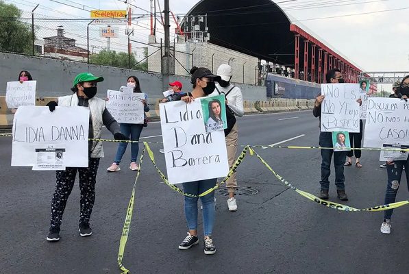Familiares de Danna Barrera, desaparecida en Neza, bloquean Zaragoza