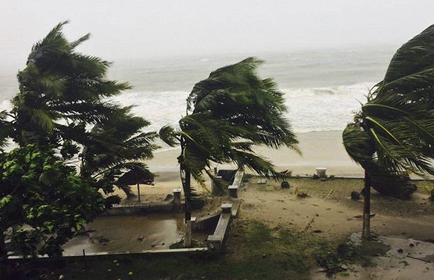 'Blas' se intensifica a huracán categoría 1 en el Pacífico