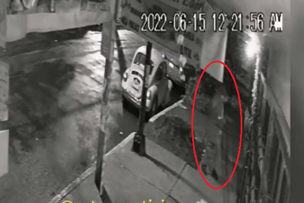 Sujeto provoca fuga de gas tras robar tubería en la Venustiano Carranza #VIDEO