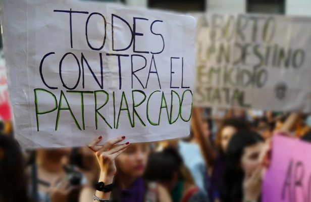 Se les acabó a 'todes'. Buenos Aires prohíbe el lenguaje inclusivo en las escuelas