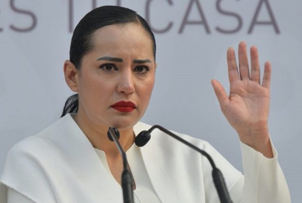 “Amor y paz”: AMLO a Sandra Cuevas luego de que ella dijera que "no le tiene miedo"