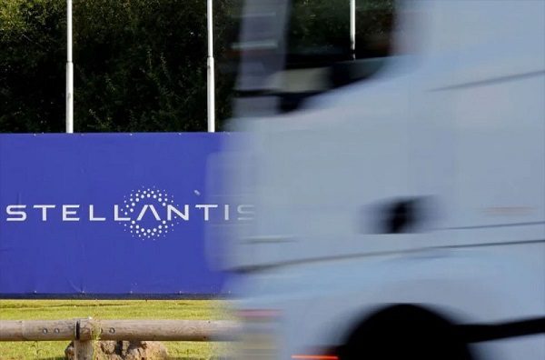 México admite solicitud de revisión de derechos laborales en metalúrgica