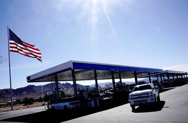 AMLO programas en conjunto con EE.UU. para reducir quema de gas a la atmósfera