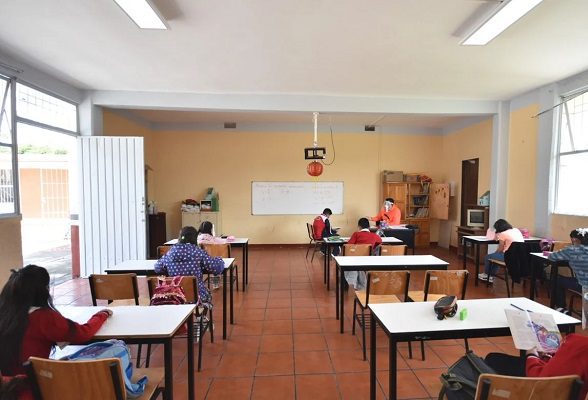 Cancela las clases en 21 municipios de Guerrero por el paso del huracán 'Blas'