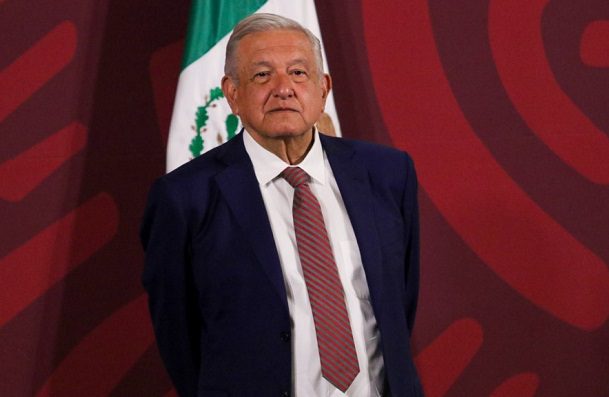AMLO celebra triunfo de Petro en Colombia y felicita a Juan Toscano por título de la NBA