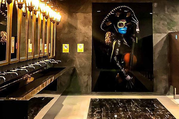 Influencer denuncia que el AIFA utiliza sus fotos sin consentimiento