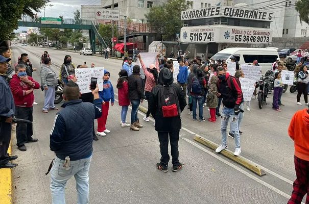Suma más de 12 horas bloqueo vial en Ecatepec por violador en kínder