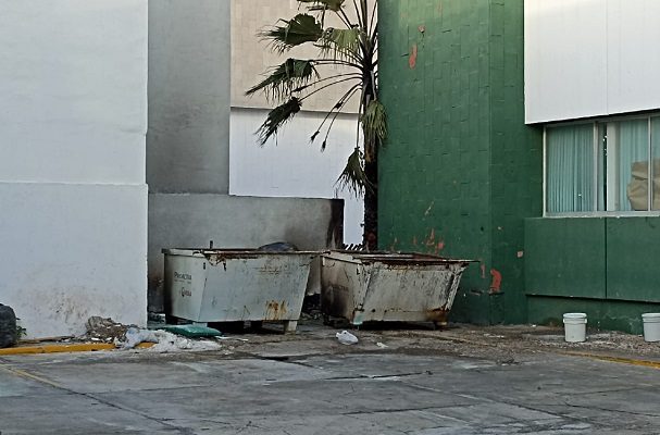 Se incendia contenedor de basura en Hospital del IMSS en Nuevo Laredo
