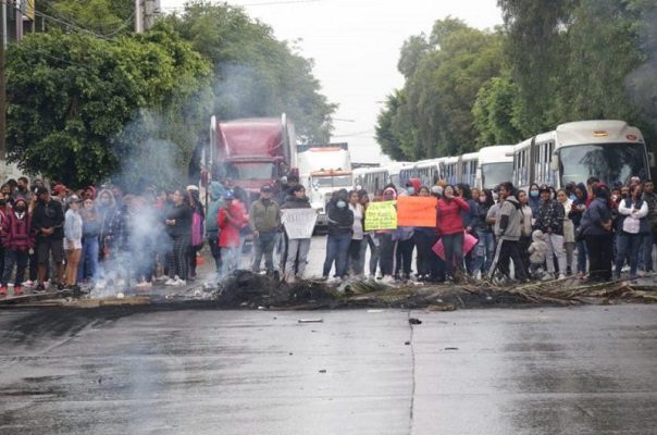 Tras 31 horas, padres retiran bloqueo en Vía José López Portillo en Ecatepec