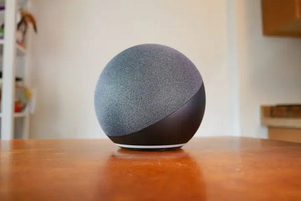Amazon desarrolla IA para que Alexa hable con la voz de personas fallecidas