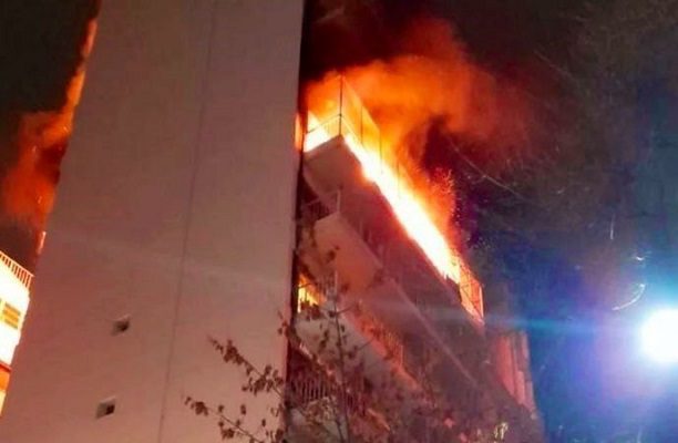 Tres niños y dos mujeres mueren en incendio de un edificio en Buenos Aires #VIDEO