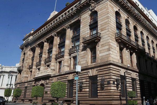 Banxico eleva 75 puntos base la tasa de interés y queda en 7.75%