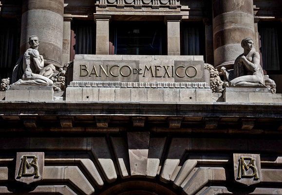 AMLO pide buscar "otras opciones" ante alza a tasa de interés de Banxico