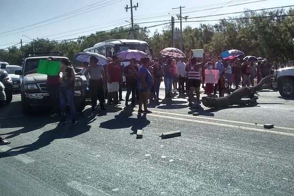 Samuel García culpa a la oposición de bloqueos por falta de agua en NL