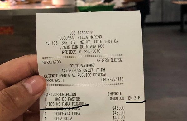 Despiden a meseros escribir ‘piojosos’ en su comanda en taquería de Cancún