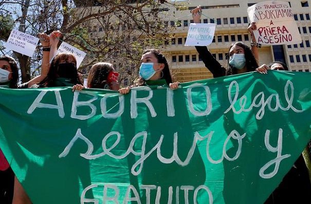 Chile incluye el derecho al aborto en su propuesta de nueva Constitución
