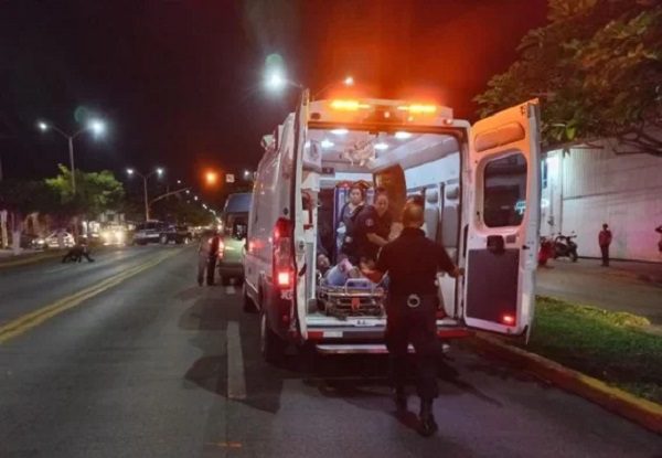 Un muerto y 7 heridos tras ataque a combi con familia a bordo en Cuernavaca