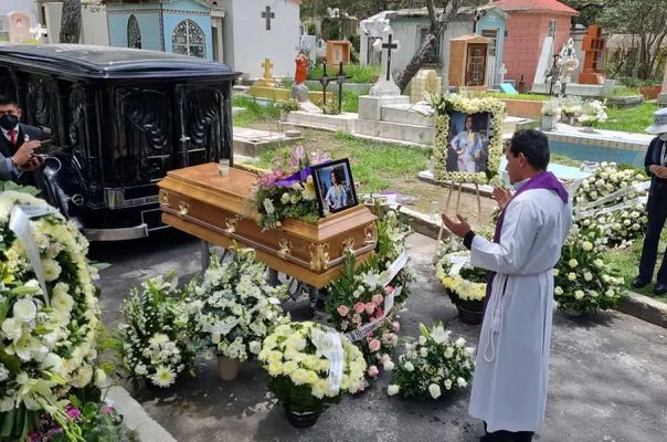 Le dan el último adiós a la cantante Yrma Lydya, cantante asesinada en CDMX