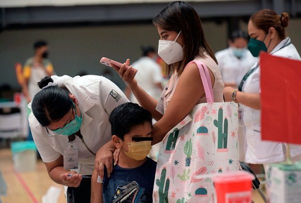 México recibirá casi 2 millones de vacunas pediátricas más esta semana