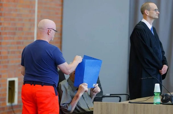 Dan cinco años de prisión a hombre de 101 años por crímenes nazis