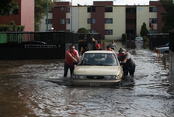 Al menos 30 colonias se quedan sin agua por megafuga en Iztapalapa