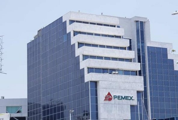 Pemex pagará 62 millones de pesos a compañía por hielos y agua