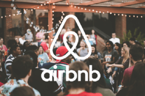 Airbnb prohíbe permanentemente las fiestas en sus alojamientos