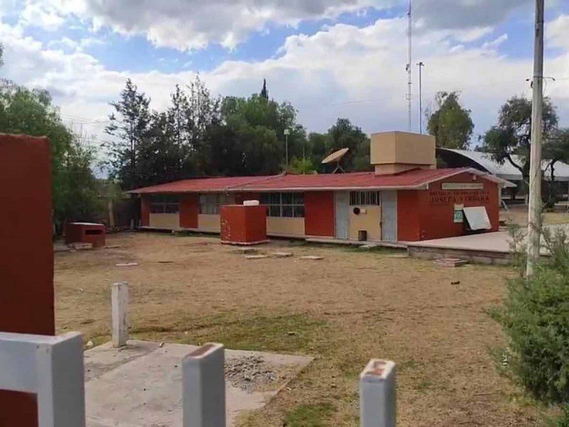 Alumnos de secundaria en Querétaro le prenden fuego a su compañero