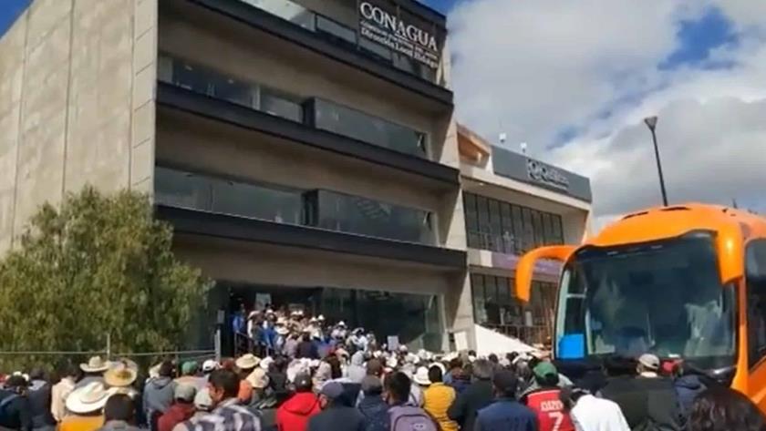 Campesinos protestan en las oficinas de Conagua en Hidalgo