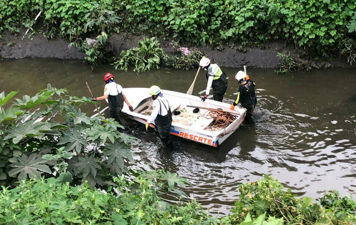 Hallan sin vida a mujer en un canal de aguas negras en Hidalgo