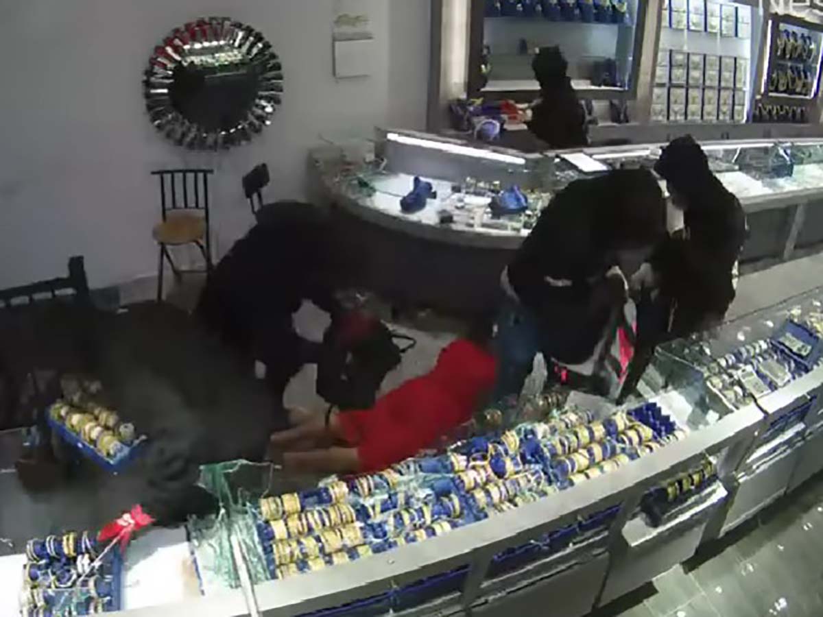 Ladrones en joyería de Nueva Jersey