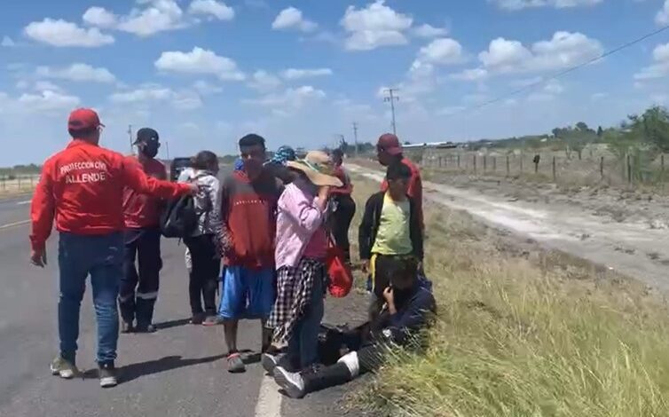 Migrante se lanza de vehículo en movimiento
