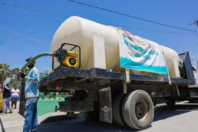 Roban pipa de agua en Monterrey