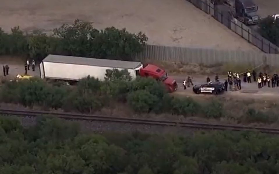 Tráiler con más de 40 migrantes muertos hallado en San Antonio, Texas