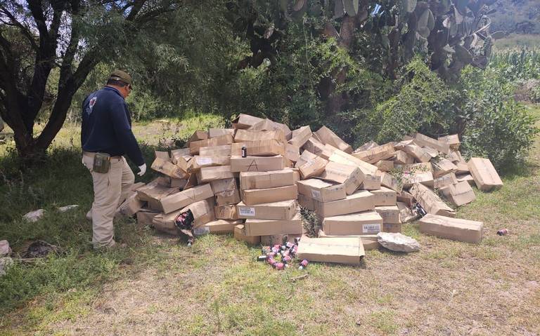 300 cajas de jarabe para la tos abandonadas en paraje de Hidalgo