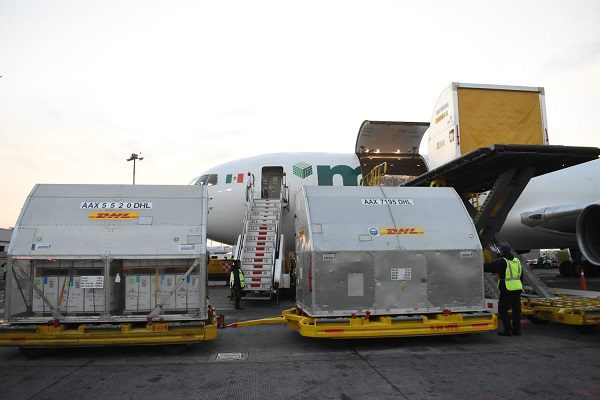 Arriba al AICM nuevo embarque de vacunas anticovid para niños