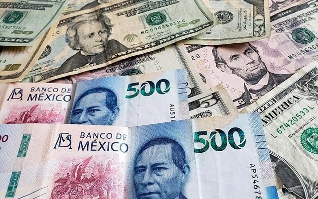 El peso se deprecia frente al dólar al inicio de julio