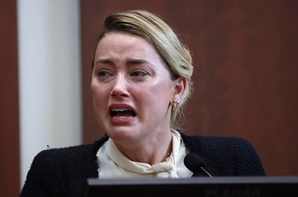 Amber Heard podría volver la corte de nuevo, pero ahora por tráfico de perros