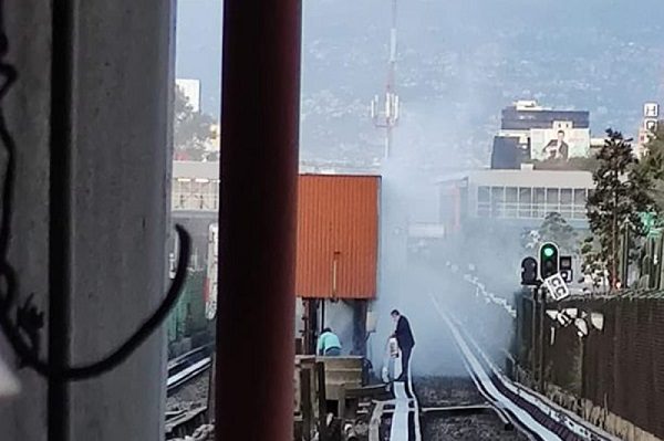 Suspenden servicio en Línea 2 del Metro por corto circuito