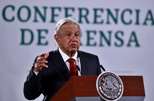 AMLO envía al Congreso reforma para eliminar el horario de verano