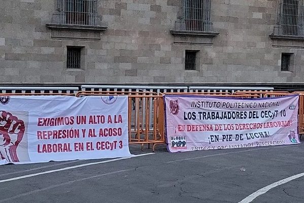 Profesores del IPN instalan plantón frente a Palacio Nacional
