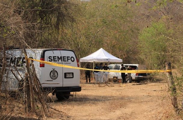 Localizan tres cuerpos en un fosa clandestina de Ahome, Sinaloa