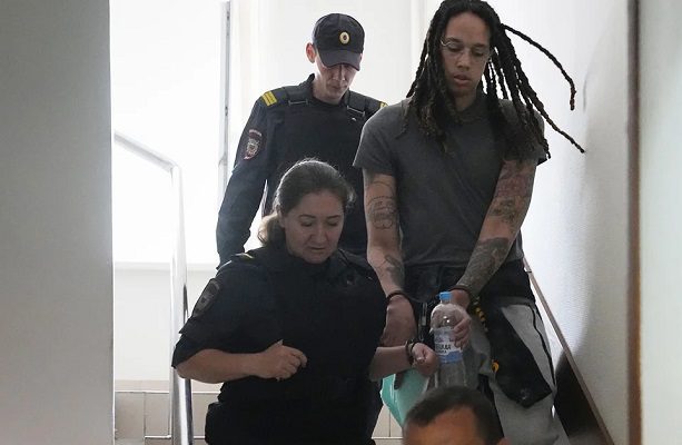 La basquetbolista estadounidense Brittney Griner se declara culpable de posesión de drogas
