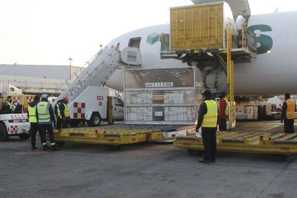 Llegan a México 1.2 millones de dosis pediátricas de vacuna contra Covid-19