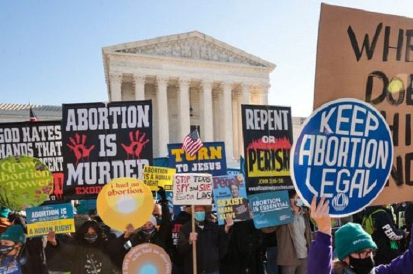 Biden pedirá a su gabinete implementar medidas para proteger acceso a la salud reproductiva